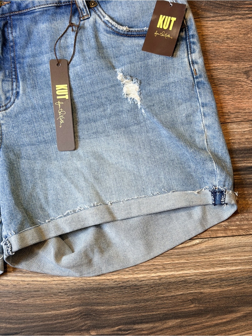 KUT from the Kloth Katy Boyfriend Denim Shorts in a light wash size 14W - Picture 14 of 16